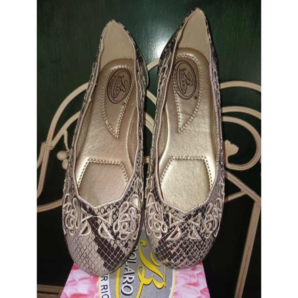 BOLARO BY SUMMER RIO, Taupe flats - Brand New in Box!